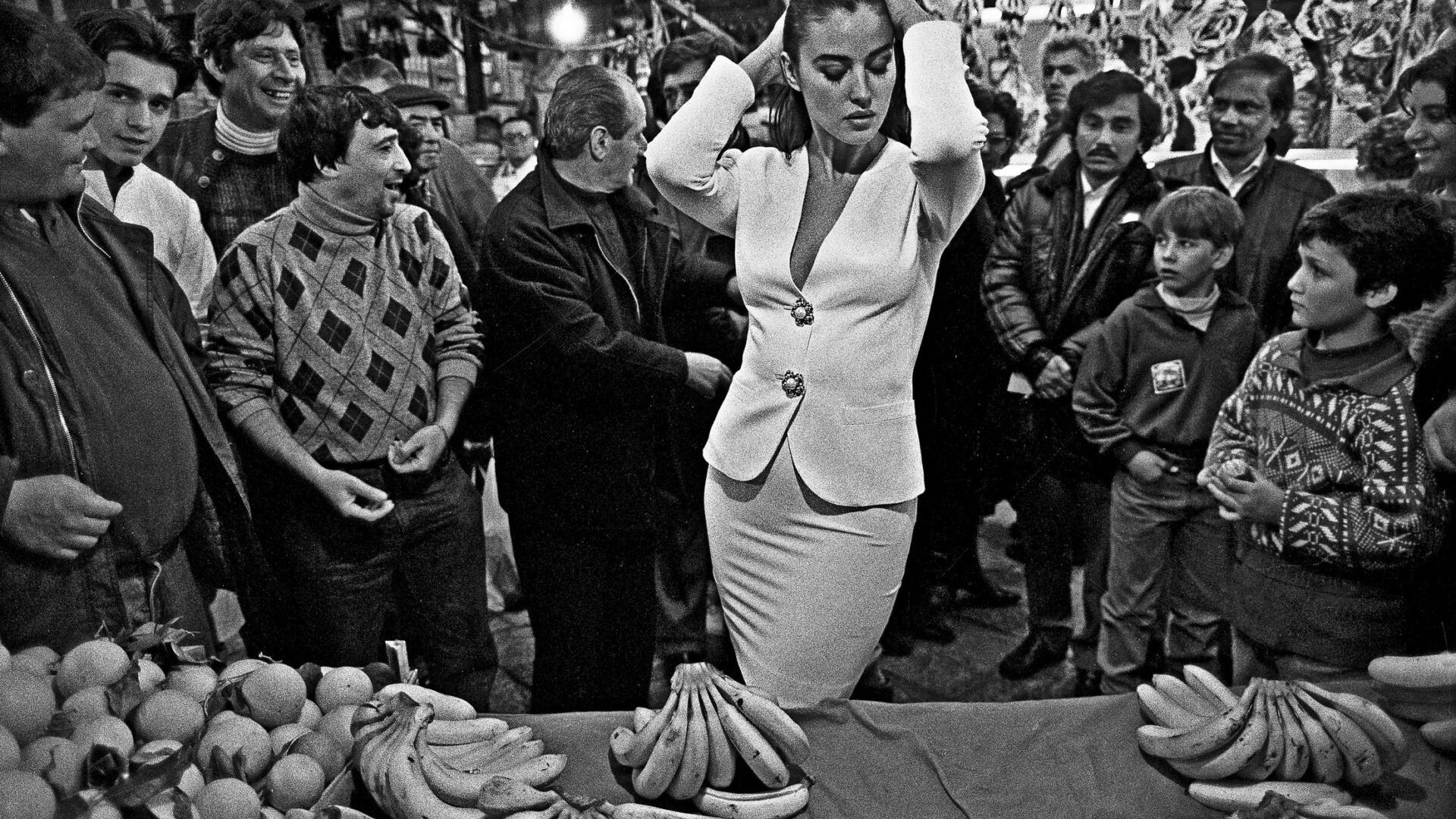 02_Ferdinando-Scianna-Monica-Bellucci-Palermo-1991-©-Ferdinando-Scianna-1920x1262